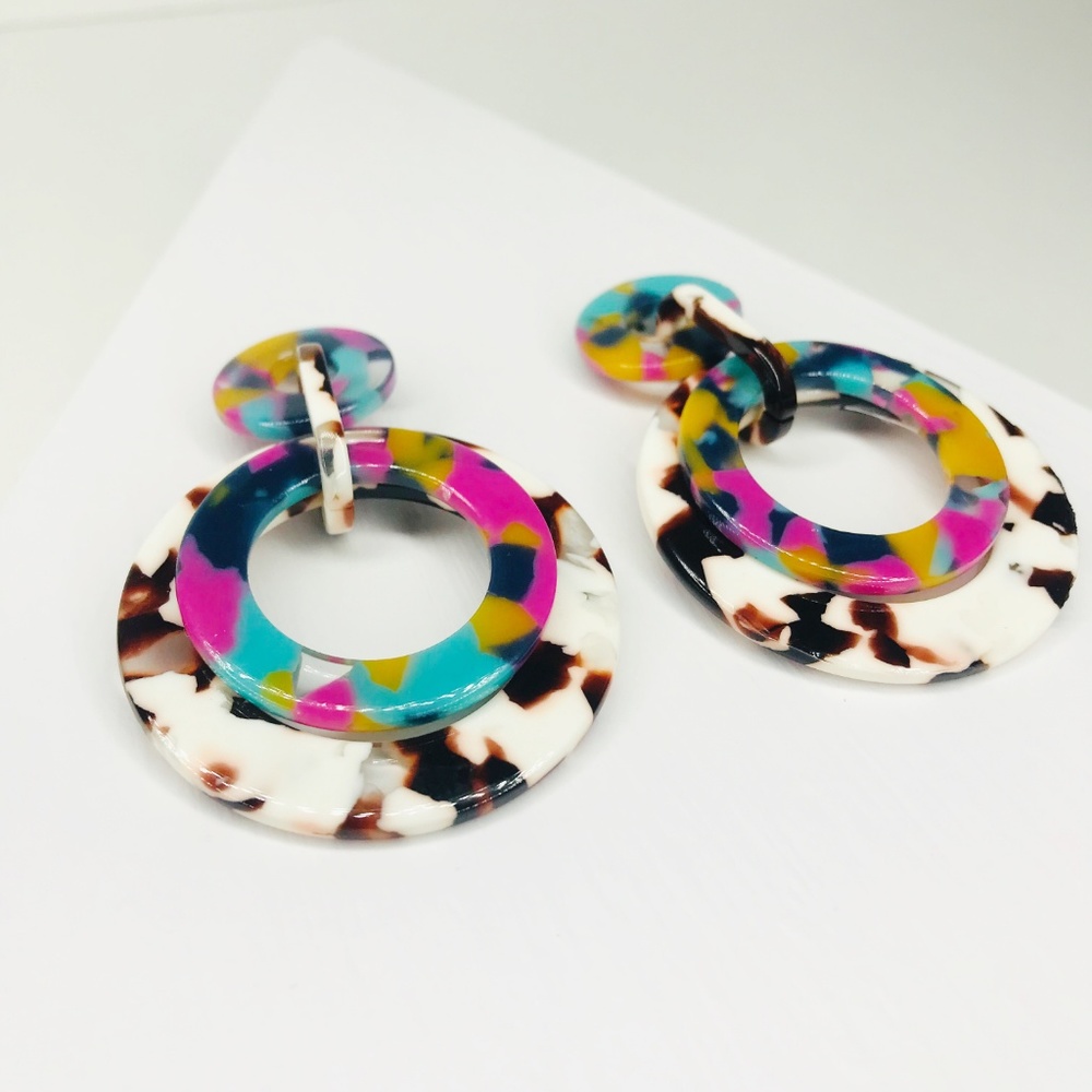 RESTOCKED Banded Hoop Earrings in Pink and Brown - Picture 3 of 8